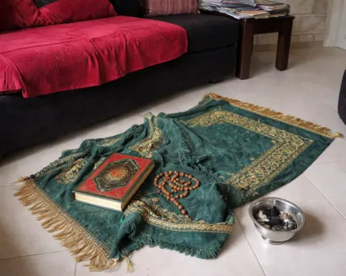 قبل: فوضى وتكدس السجادات